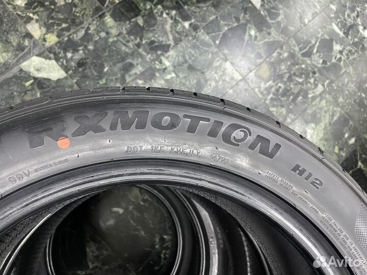 RoadX RXMotion H12 215/55 R18 99V