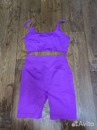 Комплект спортивный женский топ+велосипедки