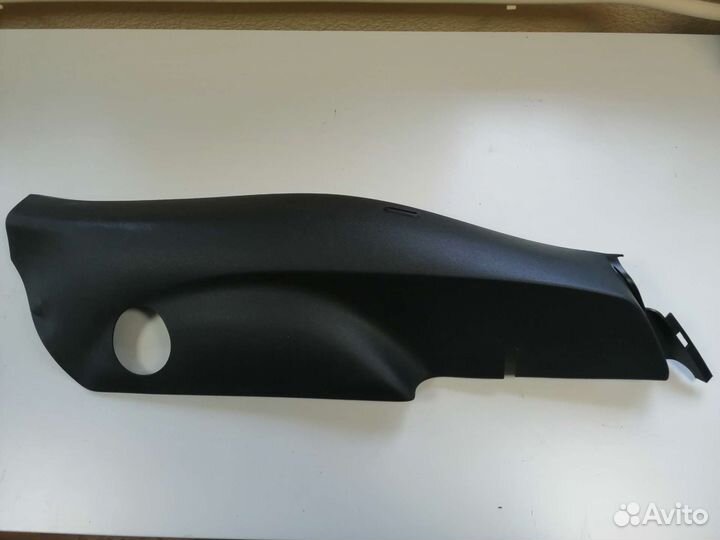 Обшивка стойки задней правая Skoda Rapid II