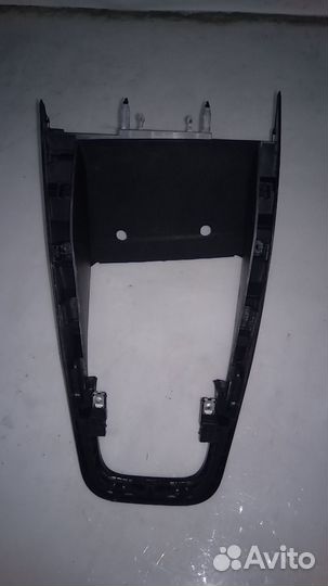 Накладка на центр. консоли Поло 18- / 6RU863680