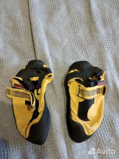 Туфли скальные две пары Redline р.42, 42,5