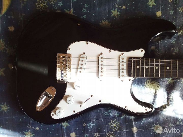 Электрогитара Denn Stratocaster