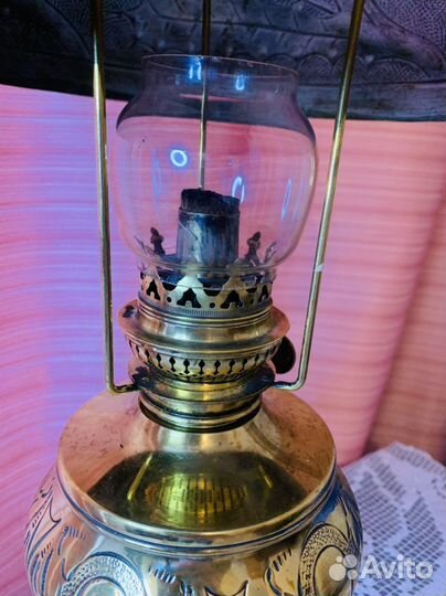 Антикварная керосиновая лампа