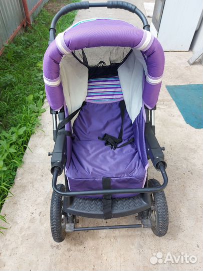 Прогулочная коляска с надувными колесами