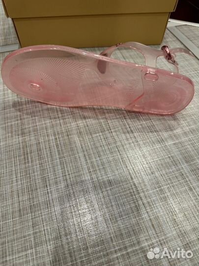 Босоножки женские