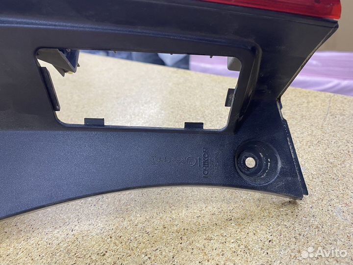 Фонарь задний правый Mitsubishi Pajero Sport