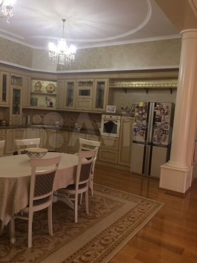 Дом 600 м² на участке 6 сот.