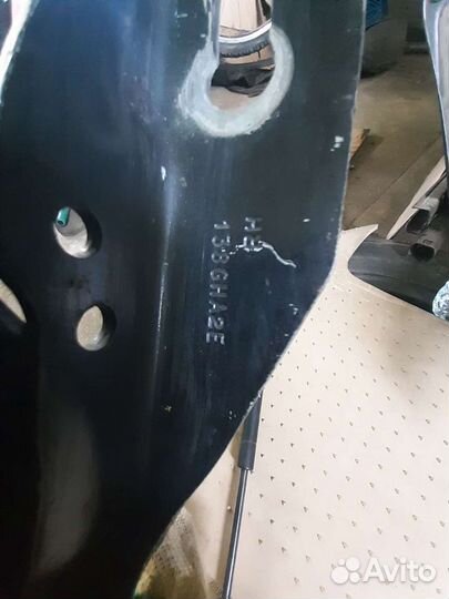 Петля багажника Volvo s80