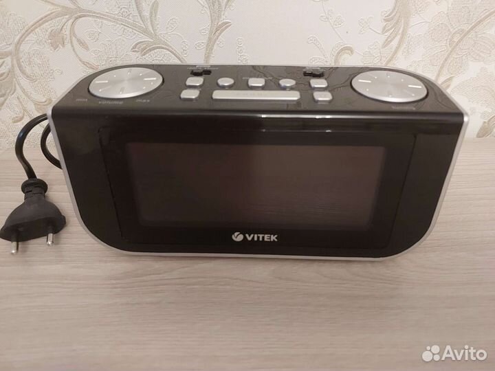 Радиочасы электронные настольные