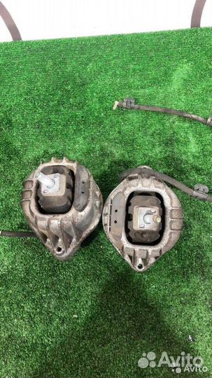 Подушка крепления двигателя BMW 3 22116773742