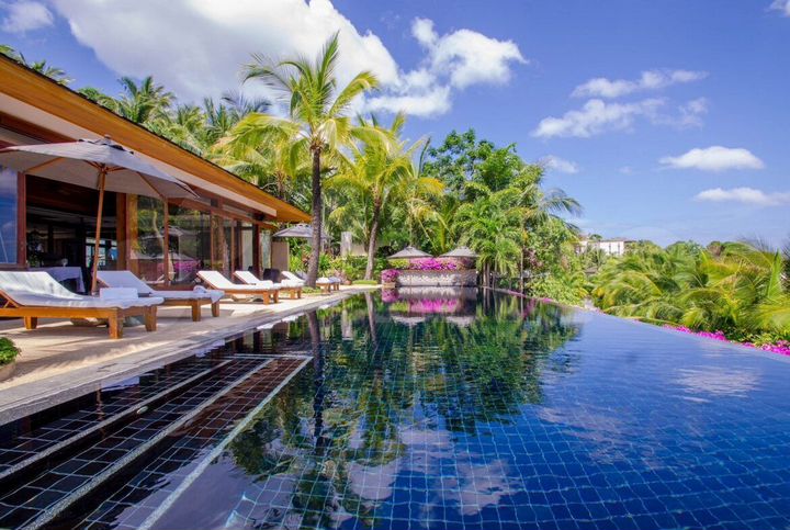 Дом 1513 м² на участке 1559 м² (Таиланд)