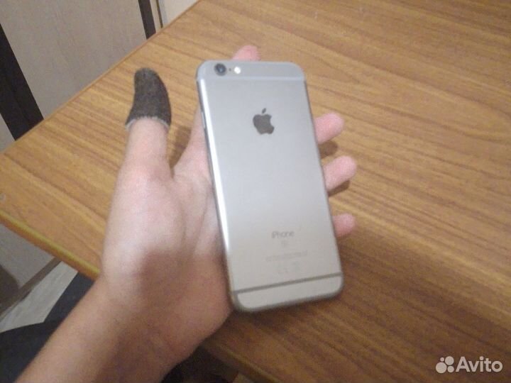Телефон iPhone 6s
