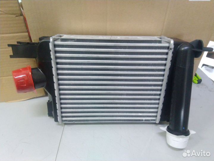 Радиатор интеркулера Renault