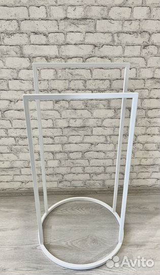 Вешалка слуга