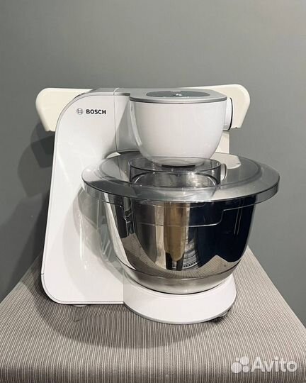 Кухонный комбайн Bosch MUM 58243