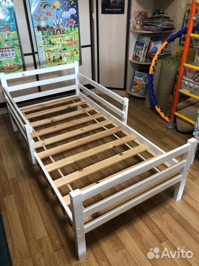 Детская кровать с матрасом (160*80)