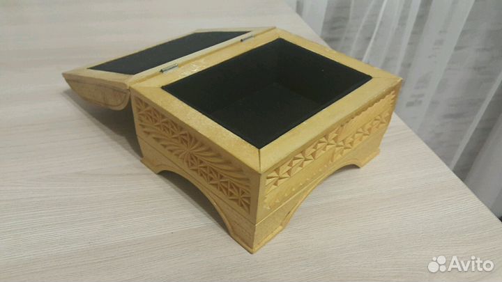 Шкатулка деревянная