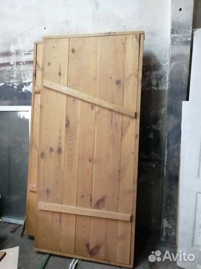 Двери деревянные для бани, хоз. блок