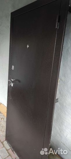 Дверь входная металлическая правая бу