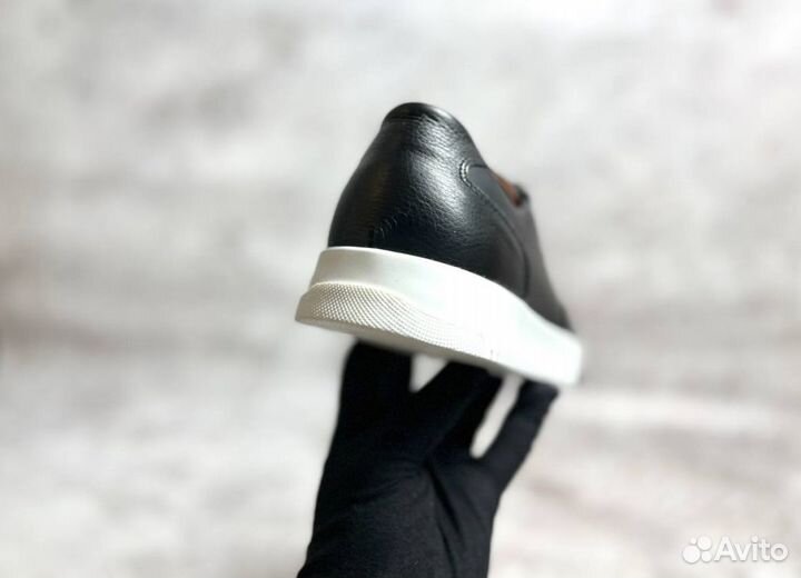 Кроссовки Boss удобные