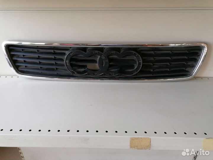 Решетка радиатора Ауди А4 б5