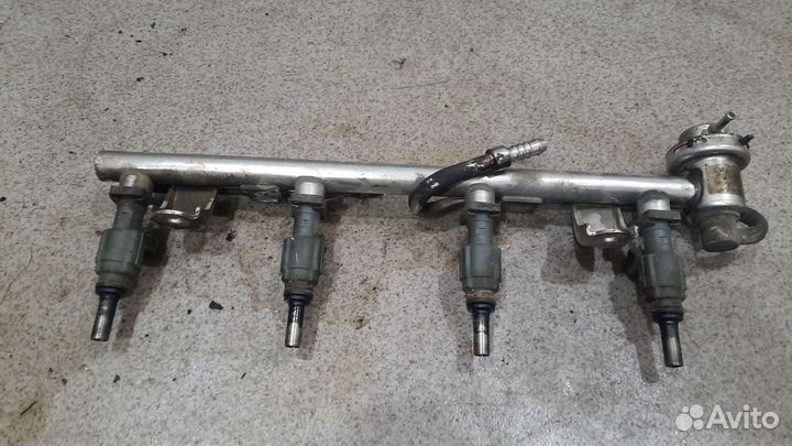 Топливная рампа 1.8 Passat B5 AEB APU