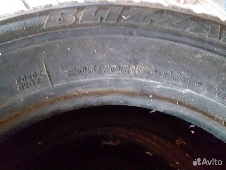 Bridgestone Blizzak DM-V1 205/70 R15 98