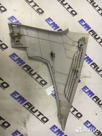 Накладка задней стойки левая Рено Меган 2