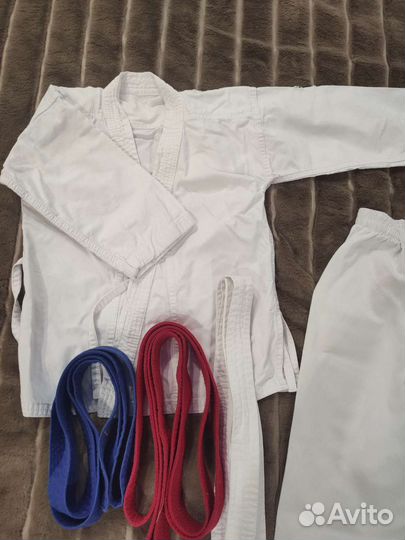 Кимоно для каратэ детское, пояса, перчатки