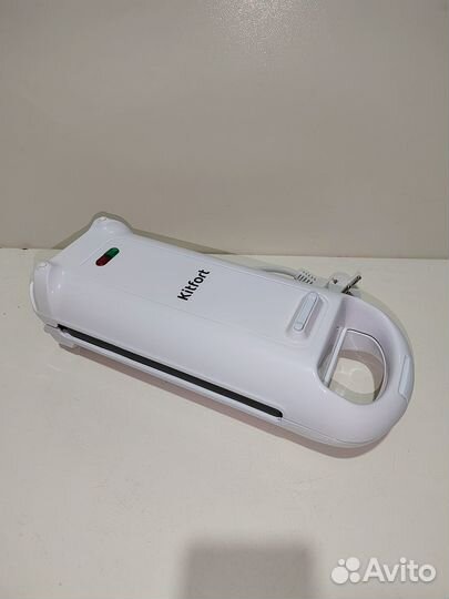 Вафельница для бельгийских вафель Kitfort KT-1643