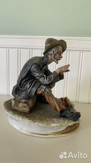 Статуэтка Бродяга у костра Каподимонте Италия