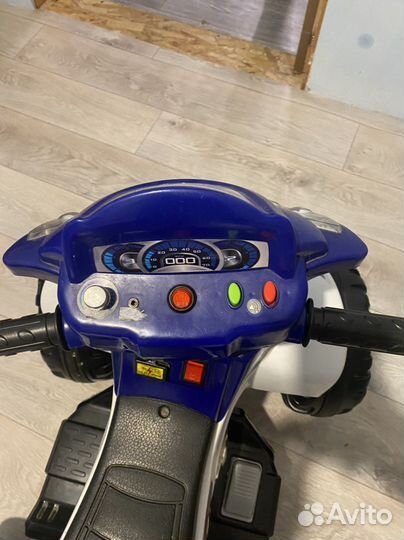 Детский квадроцикл на аккумуляторе