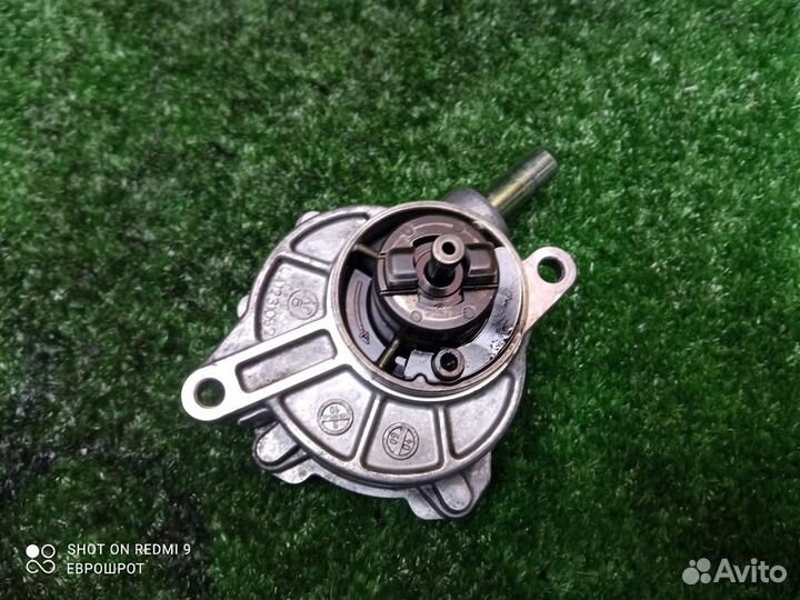 Насос вакуумный Mercedes Benz W203 (2000-2006)