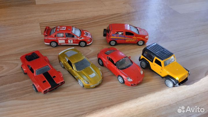 Игрушки машинки металлические