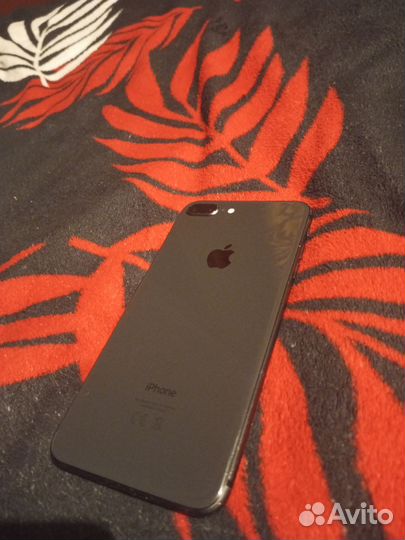iPhone 8 Plus, 64 ГБ