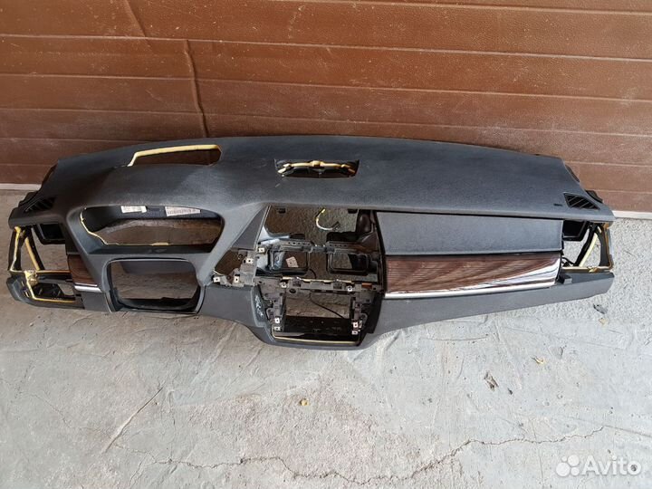 Торпедо BMW X5 E70 под проекцию чёрная