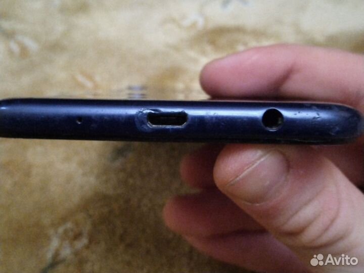 Samsung Galaxy A10, 2/32 ГБ