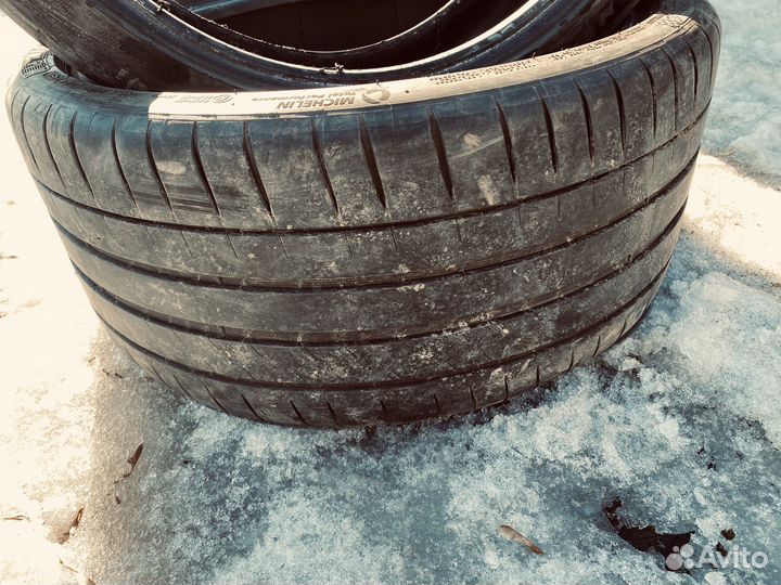Michelin Pilot Sport 4 S 245/35 R20 и 275/30 R20