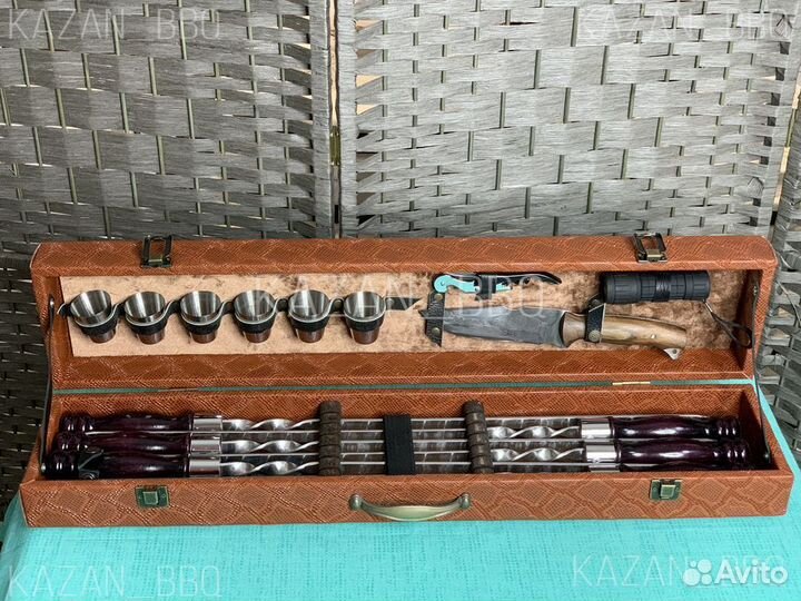 Интересный набор шампуров в кейсе