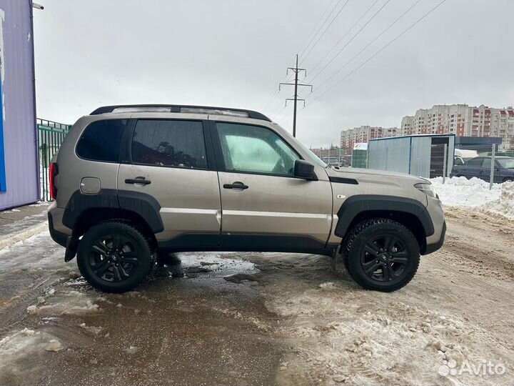 ВАЗ Niva Travel 1.7 МТ, 2022, 62 312 км