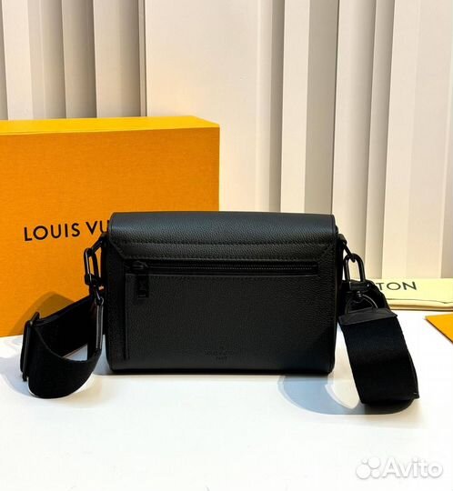 Сумка мессенджер Louis Vuitton Takeoff PM