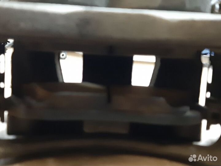 Суппорт передний правый ssangyong actyon NEW 2011