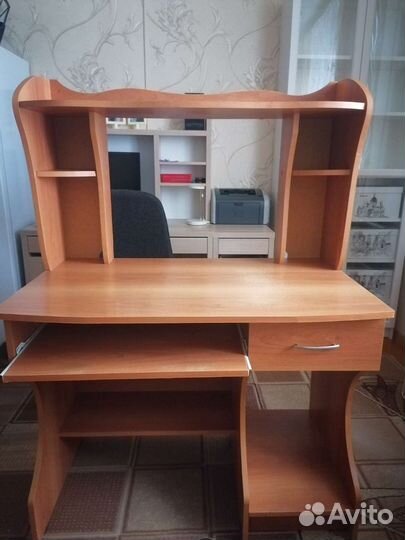 Компьютерный стол