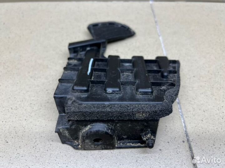 Накладка (кузов наружные) Hyundai Solaris седан