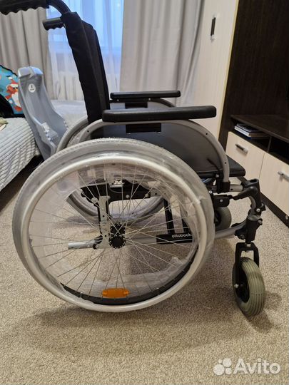Инвалидная коляска новая для улицы