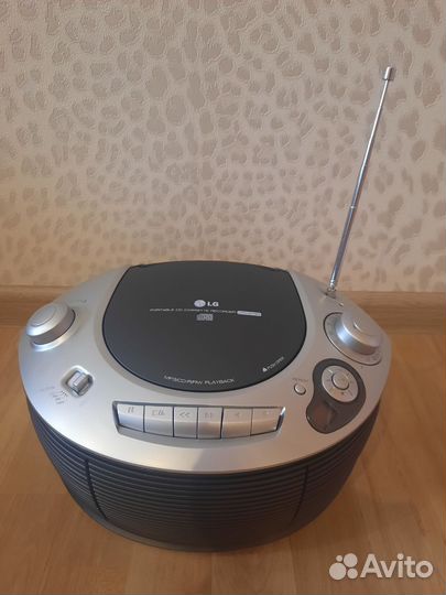 Магнитофон LG (диск, кассета)