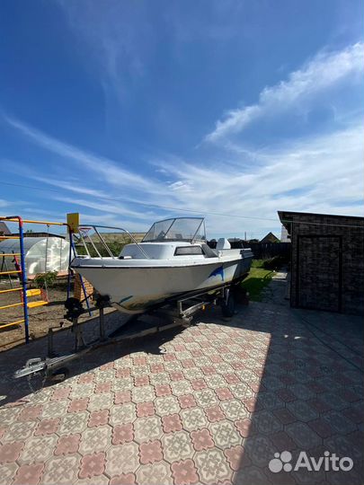 Продается судно Yamaha F15 двигатель Tohatsu80