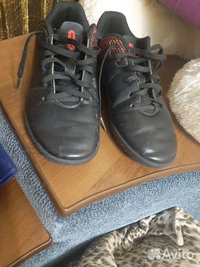 Футбольные бутсы сороконожки