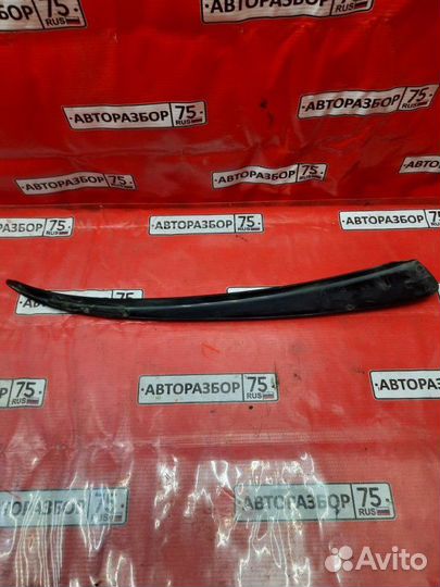 Молдинг стекла задний левый Toyota Corolla EE111