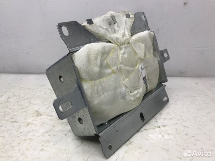 Подушка безопасности Nissan Armada 5.6 2010